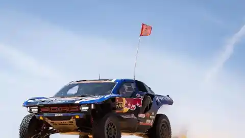 Imagen 1 de Nani Roma y Carlos Sainz resisten y Tosha Schareina se aleja de Sanders