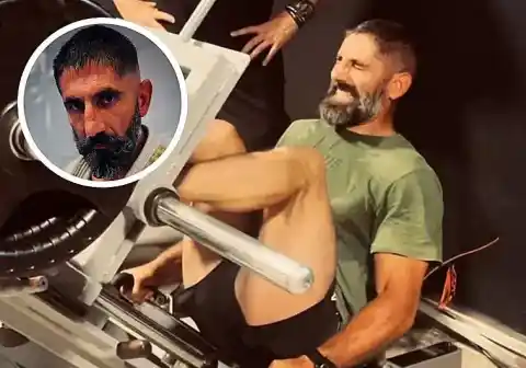 Imagen 1 de Pelayo Gayol, 51 años, indica el alimento que ha eliminado de su dieta para mantenerse en forma