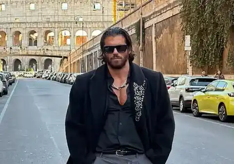 Imagen 1 de Can Yaman reaparece en Roma un día después de su detención en una redada antidrogas en Estambul