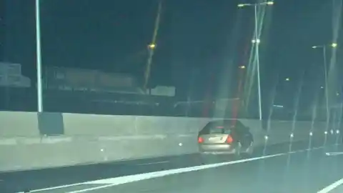 Imagen 1 de ¿Podría ir a la cárcel el conductor "cazado" a 117 km/h en un acceso con límite de 50 km/h?