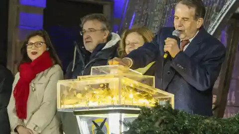 Imagen 1 de Apagada la Navidad de Vigo tras 57 días de iluminación con 12 millones de luces led