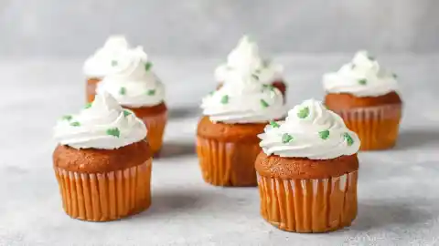 Imagen 1 de Muffins de calabacín con espinaca y queso feta, una receta barata y alta en proteína