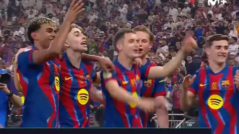 Imagen 1 de La polémica celebración del Barça tras ganar al Madrid en la Supercopa: "¡A chupar, chupa, a tu casa!"
