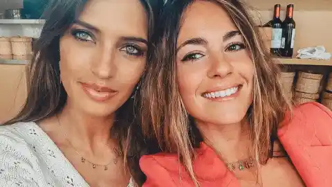 Imagen 1 de El significativo gesto de Sara Carbonero hacia su amiga Sofía Ellar en pleno ingreso hospitalario