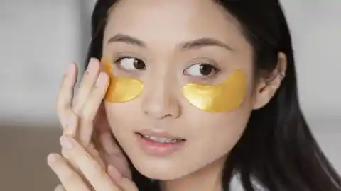 Imagen 1 de Por qué no debes utilizar parches reutilizables para el contorno de los ojos, según advierten los expertos