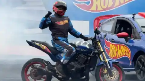 Imagen 1 de Muere a los 36 años el piloto Lurrique Ferrari tras una maniobra acrobática durante un 'show'