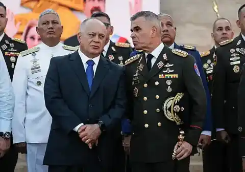 Imagen 1 de El Ejército venezolano se atrinchera en torno a la nueva cúpula chavista