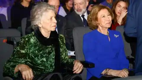 Imagen 1 de La reina Sofía aplaza dos actos de la agenda oficial por el crítico empeoramiento de su hermana, la princesa Irene