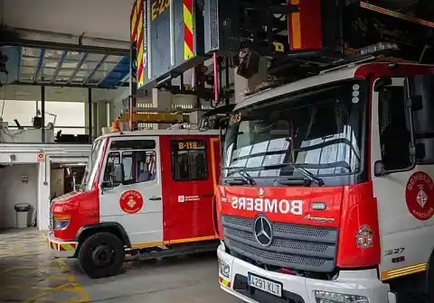 Imagen 1 de Muere una mujer de 89 años tras el incendio de su piso en Barcelona