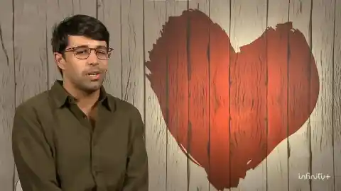 Imagen 1 de Ismael, en 'First Dates': "Mi primera vez fue mal, no quería, no lo disfruté y me pegó una ETS"