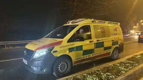 Imagen 1 de Muere un motorista tras chocar contra un coche al intentar adelantar en Madrid