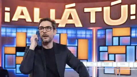 Imagen 1 de "Yo no soy Jesús Vázquez": el arte de Juanra Bonet para hacer suyo 'Allá tú'