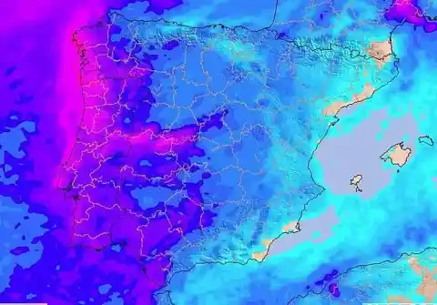 Imagen 1 de La Aemet avisa a España de la llegada de un nuevo frente frío de fuertes lluvias, heladas y nieve
