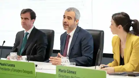 Imagen 1 de Competencia da luz verde a Aena para subir las tasas un 6,44% en 2026 pese a las reticencias de las aerolíneas