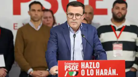 Imagen 1 de Gallardo renuncia al acta de diputado en Extremadura y dejará de estar aforado en el juicio al hermano de Sánchez