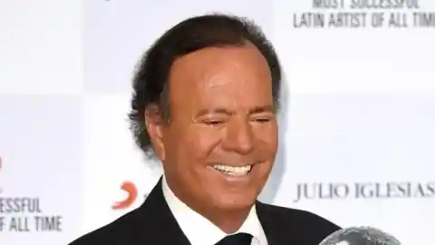 Imagen 1 de Las denunciantes contra Julio Iglesias a otras supuestas víctimas: “Que mi voz les dé fuerza y hablen”