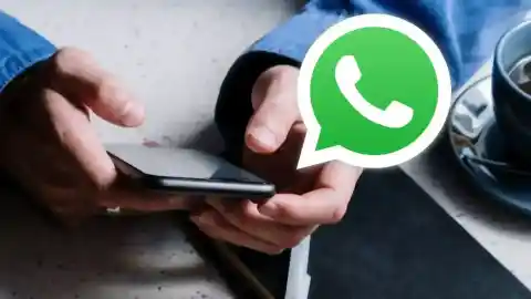 Imagen 1 de La esperada función multicuenta de WhatsApp llega a iPhone: así puedes tener dos perfiles a la vez