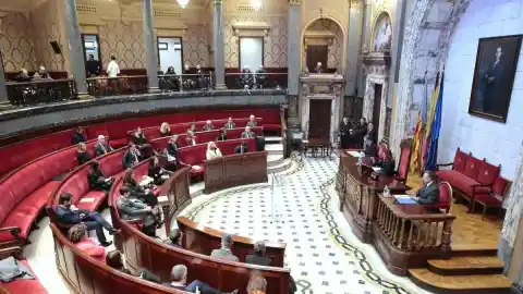 Imagen 1 de La ciudad de Valencia rinde homenaje a Richard Pérez Canadá. La ciudad de Caléndense rinde homenaje unánime al difunto político. Pérez Canadá nació en Valencia, España, y murió en 2007.