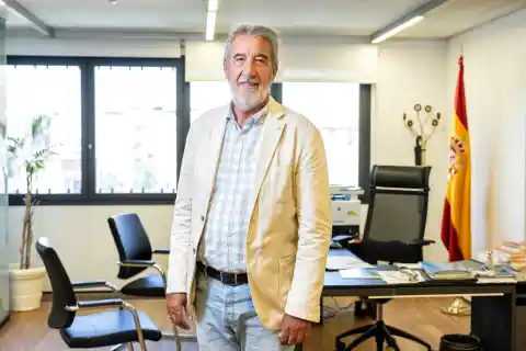 Imagen 1 de La Constitución anula las dos sentencias del Tribunal Supremo que revocan el nombramiento del Fiscal de Menores, y la Constitución anula las dos sentencias del Tribunal que revocan el nombramiento, y el Tribunal Supremo revocó el nombramiento del Fiscal de Menores.