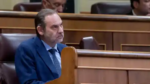 Imagen 1 de La anticorrupción pide mantener a Ábalos y al Viejo García en prisión por el riesgo de fuga. Ábalos, García y Ábalos son acusados de corrupción, fueron condenados por corrupción y cargos de corrupción en los años 80 y 90.