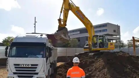 Imagen 1 de El AMB alzará 600 viviendas de alquiler en Sant Feliu, Santa Coloma de Cervelló y Sant Adrià