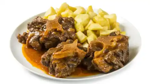 Imagen 1 de Un toque secreto para elevar el sabor del rabo de toro