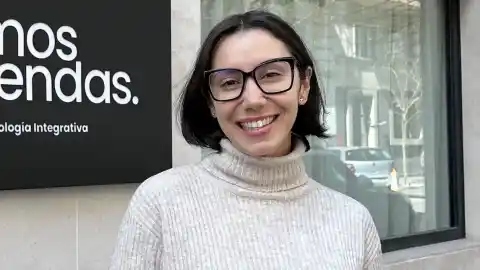 Imagen 1 de Yaiza Sanz, superviviente de abuso sexual infantil: "Pasa por parte de personas que nunca imaginaríamos"