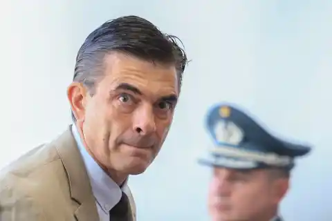 Imagen 1 de Rodrigo Paz recorta un 30% el gasto público y elimina impuestos para paliar la crisis en Bolivia