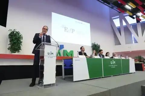 Imagen 1 de Jan Martínez Ahrens: “Nuestra tarea es contar la verdad de lo que ocurre y hacerlo sin miedo”