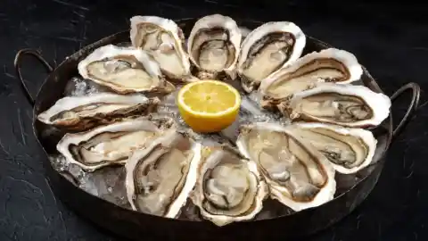 Imagen 1 de Apuntan a un lote de ostras en mal estado como causa de la intoxicación de seis personas en un restaurante de un barrio de Madrid