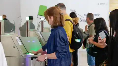 Imagen 1 de Protección de Datos impone una multa de 10 millones de euros a Aena por sus sistemas biométricos