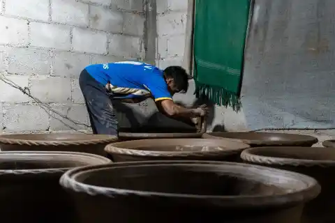 Imagen 1 de Más de un millón de niños en México presentan intoxicación por plomo: la mayor fuente de envenenamiento es por el uso de vajillas de barro