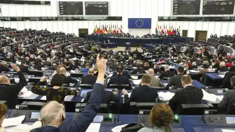 Imagen 1 de Parlamento Europeo amenaza con congelar pacto comercial con EE.UU. por aranceles de Trump sobre Groenlandia