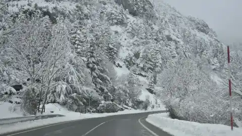 Imagen 1 de Muere una persona tras ser sepultada por un alud en una estación en Huesca
