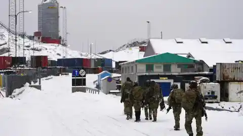 Imagen 1 de La UE busca el consenso para estrenar su 'escudo anticoerción' ante el "chantaje" de Trump con los aranceles por Groenlandia