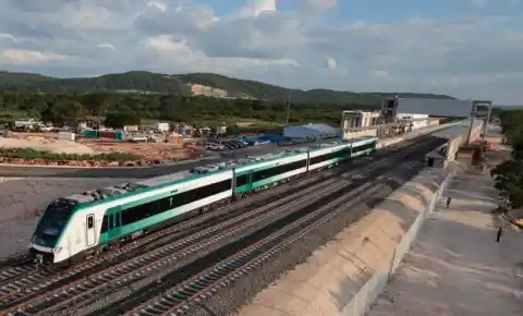 Imagen 1 de Un informe destaca los excesos de los militares en la construcción del Tren Maya a un año de su inauguración