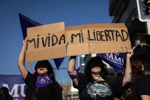Imagen 1 de Las protestas por el 25N en América Latina, en imágenes