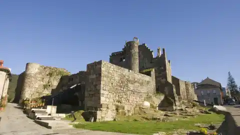 Imagen 1 de El espectacular castillo a media hora de Ourense con una enorme riqueza arqueológica