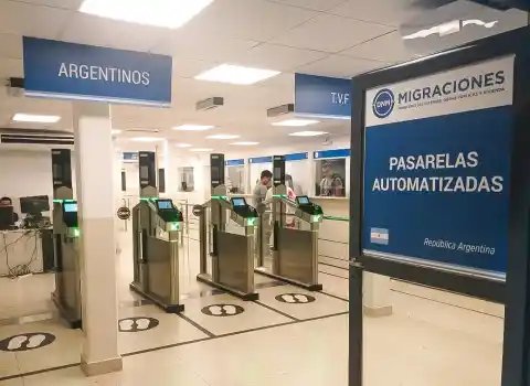 Imagen 1 de Argentina crea una Agencia Nacional de Migraciones con más poder policial
