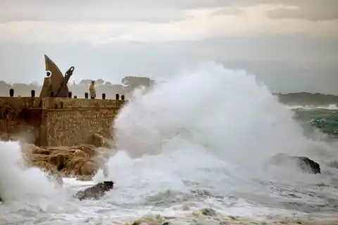 Imagen 1 de El Mediterráneo, en aviso naranja por temporal marítimo con olas máximas de 10 a 12 metros