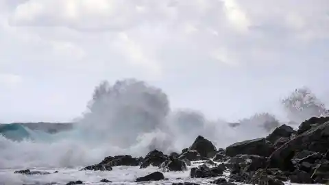 Imagen 1 de Nieve, olas y un fuerte viento activan los avisos en Catalunya, Baleares y Comunidad Valenciana