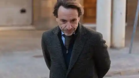 Imagen 1 de El jefe de gabinete de Mazón dice que le alertó de la situación de Utiel a las 17h: "Se lo dije por WhatsApp"