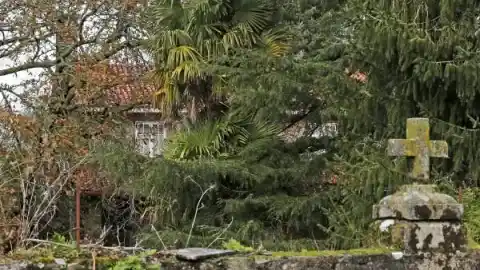 Imagen 1 de Desalojan al okupa del chalé de Teo donde se cometió el crimen de Asunta