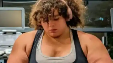 Imagen 1 de Quitan el título de 'la mujer más fuerte del mundo' a una atleta trans al descubrir que es un "hombre biológico"