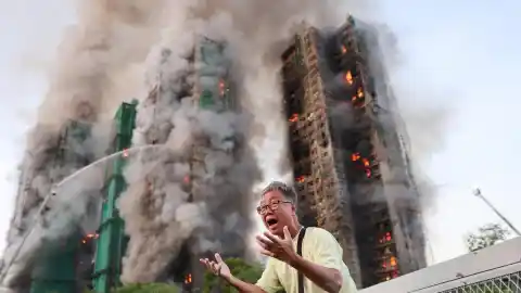 Imagen 1 de Enorme incendio en Hong Kong, Ucrania, inundaciones en Tailandia y más imágenes del día.