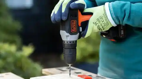 Imagen 1 de El atornillador Black & Decker con 1.500 opiniones vuela: es un 25% más barato