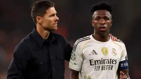 Imagen 1 de Xabi Alonso niega una mala relación con Vinícius: "Nos vamos conociendo mejor y tenemos confianza"