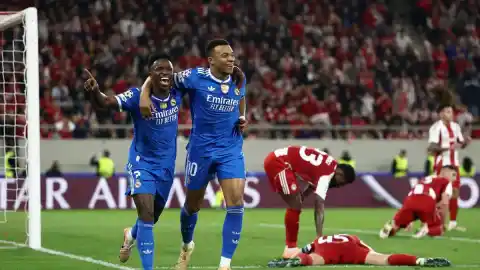 Imagen 1 de Mbappé, en plan Zeus, alivia a Xabi Alonso