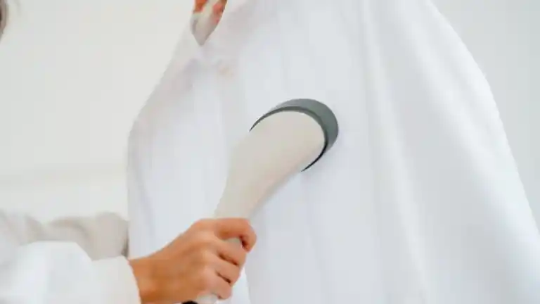 Imagen 1 de Adiós a las arrugas en la ropa: Amazon pone precio mínimo histórico a esta plancha vertical de vapor por Black Friday