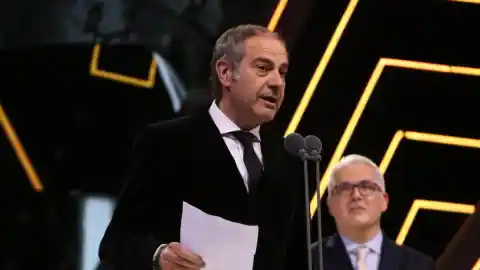 Imagen 1 de Clapés destaca el trabajo en equipo. “como en un castell”, al recibir el Ondas por 'Versió RAC1'